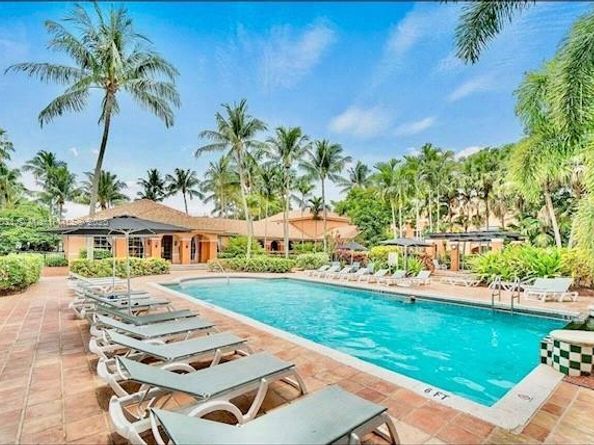 3239 Clint Moore Rd 207, Boca Raton FL 33496