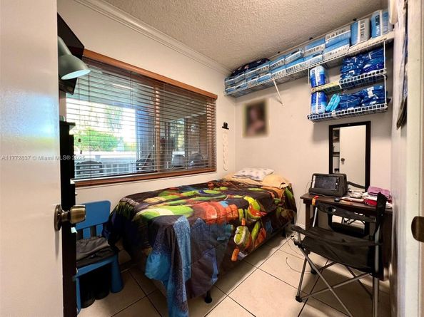 18810 NW 57th Ave 102, Hialeah FL 33015