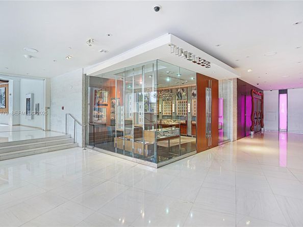 4401 Collins Ave 2517, Miami Beach FL 33140