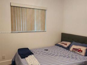 23 N Valencia Dr 232, Davie FL 33324