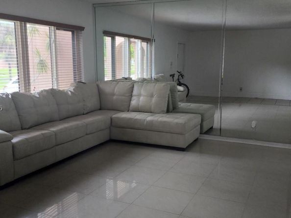 23 N Valencia Dr 232, Davie FL 33324