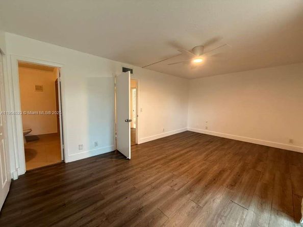 23 N Valencia Dr 232, Davie FL 33324