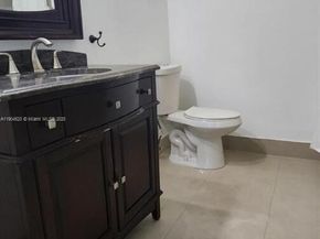 23 N Valencia Dr 232, Davie FL 33324