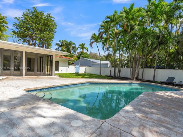 549 NE 12th Ave #1, Fort Lauderdale FL 33301
