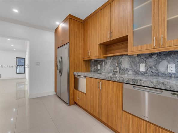 549 NE 12th Ave #1, Fort Lauderdale FL 33301