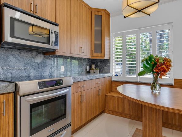 549 NE 12th Ave #1, Fort Lauderdale FL 33301
