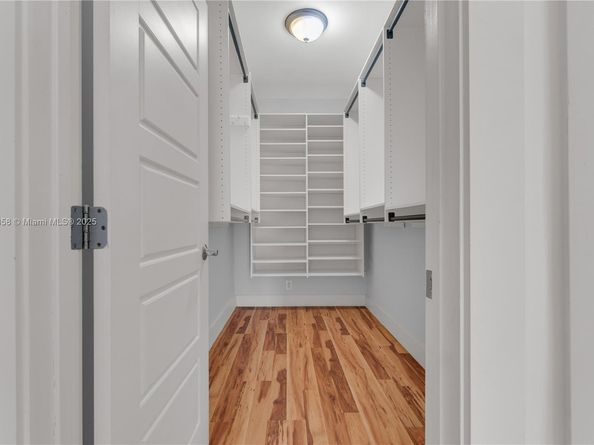549 NE 12th Ave #1, Fort Lauderdale FL 33301