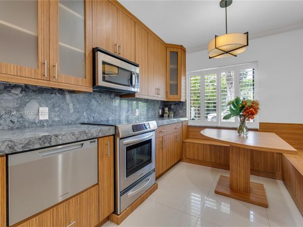 549 NE 12th Ave #1, Fort Lauderdale FL 33301