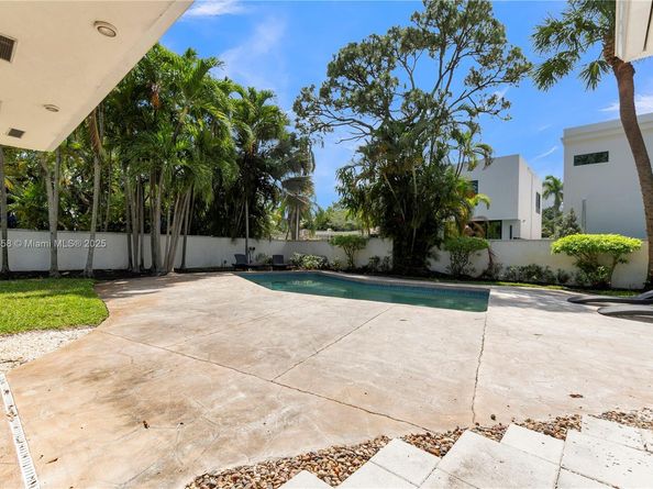 549 NE 12th Ave #1, Fort Lauderdale FL 33301