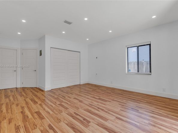 549 NE 12th Ave #1, Fort Lauderdale FL 33301