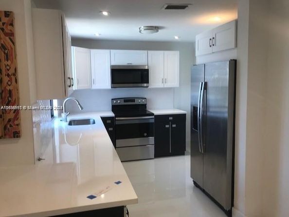 286 NW 57th St, Miami FL 33127