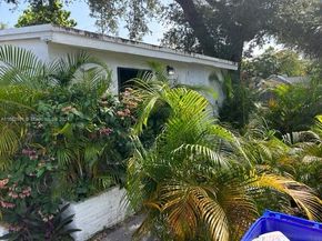 286 NW 57th St, Miami FL 33127