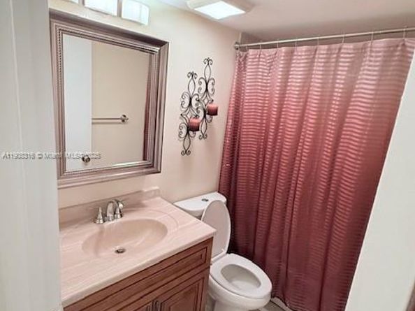 677 Trace Cir 203, Deerfield Beach FL 33441