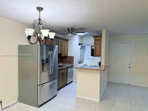 677 Trace Cir 203, Deerfield Beach FL 33441