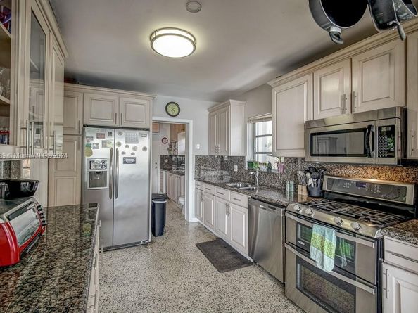 1531 Stillwater Dr, Miami Beach FL 33141