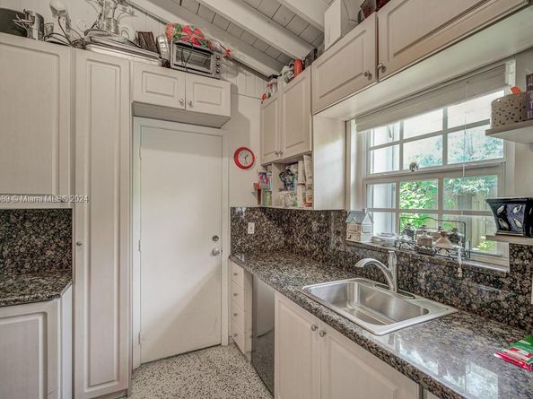 1531 Stillwater Dr, Miami Beach FL 33141