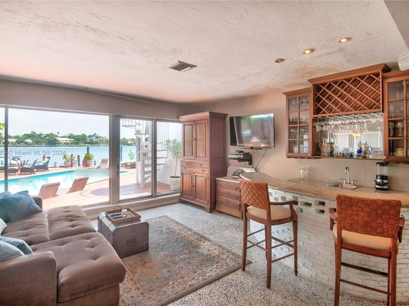 1531 Stillwater Dr, Miami Beach FL 33141