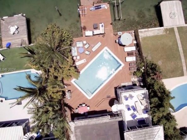 1531 Stillwater Dr, Miami Beach FL 33141