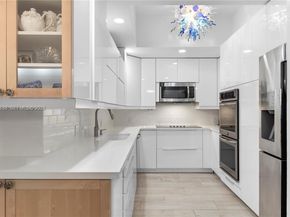 11 Island Ave PH5, Miami Beach FL 33139