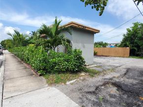312 N 9th Ave N, Lake Worth FL 33460