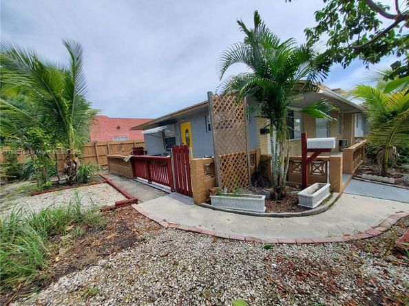 312 N 9th Ave N, Lake Worth FL 33460