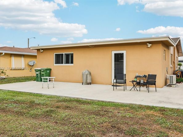 6003 NW 74th Ave, Tamarac FL 33321