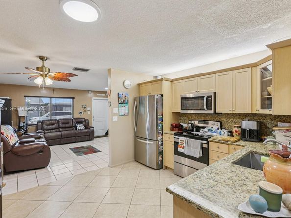 6003 NW 74th Ave, Tamarac FL 33321