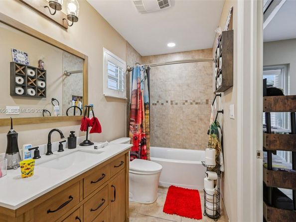 6003 NW 74th Ave, Tamarac FL 33321