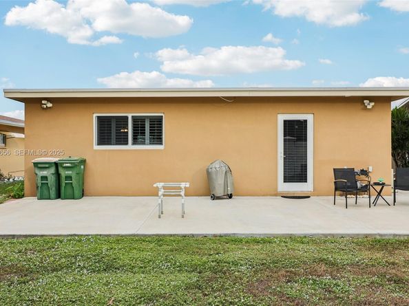 6003 NW 74th Ave, Tamarac FL 33321