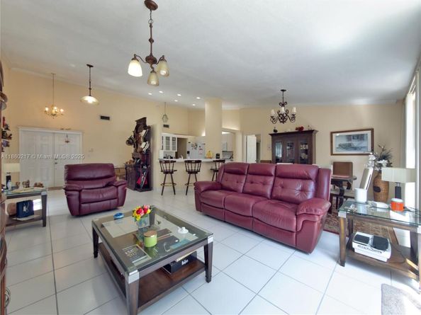 10024 NW 43nd TER, Doral FL 33178