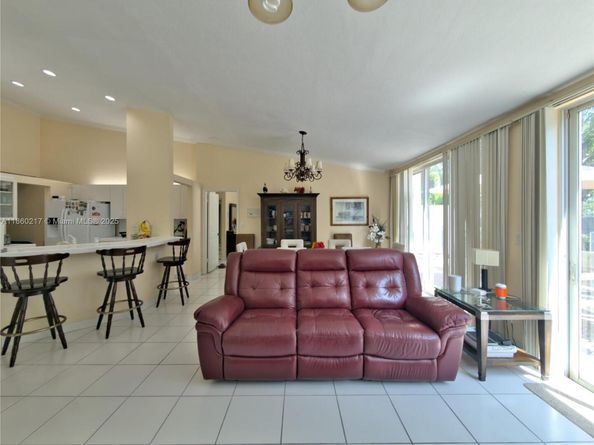 10024 NW 43nd TER, Doral FL 33178