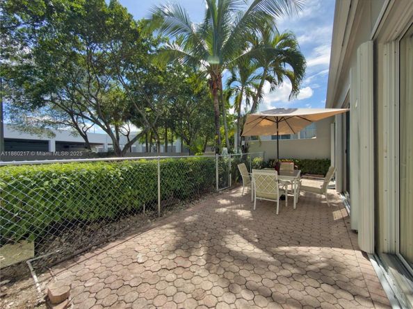 10024 NW 43nd TER, Doral FL 33178