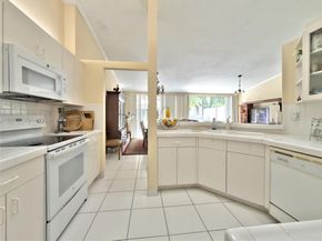 10024 NW 43nd TER, Doral FL 33178