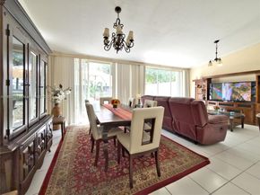 10024 NW 43nd TER, Doral FL 33178