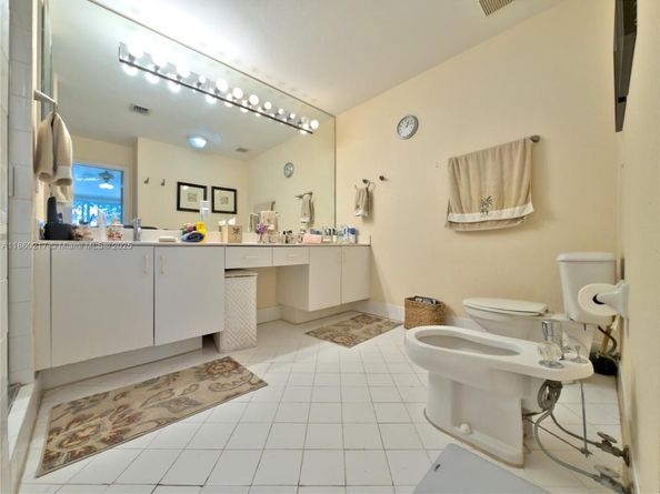 10024 NW 43nd TER, Doral FL 33178