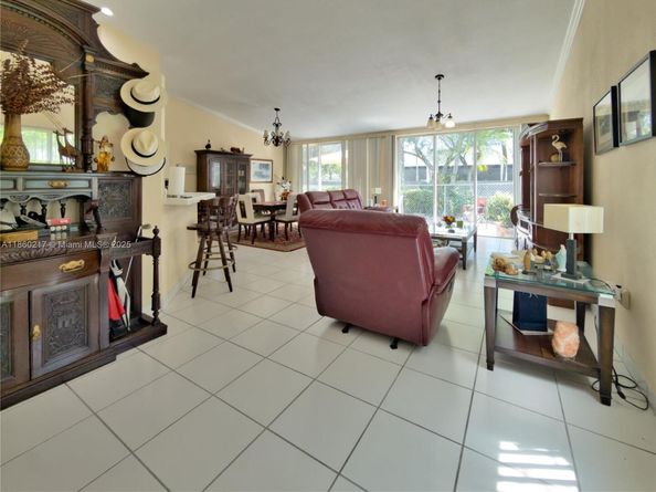 10024 NW 43nd TER, Doral FL 33178