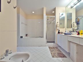 10024 NW 43nd TER, Doral FL 33178
