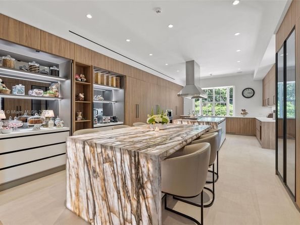 506 Sunset Dr, Coral Gables FL 33143