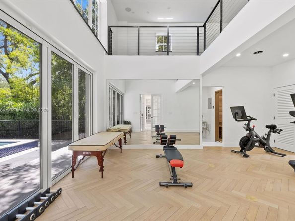 506 Sunset Dr, Coral Gables FL 33143