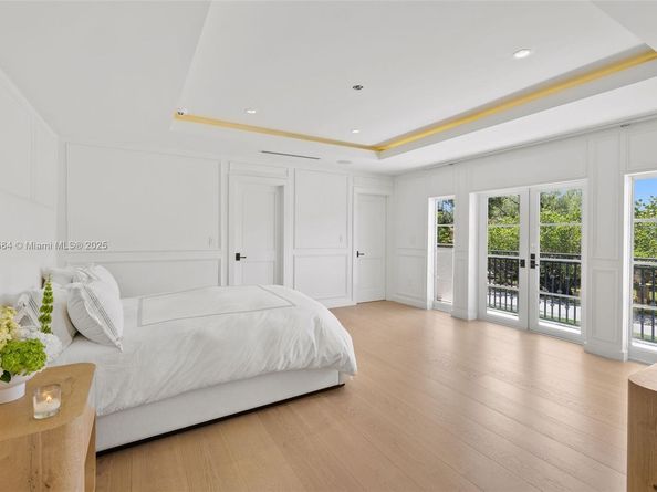506 Sunset Dr, Coral Gables FL 33143