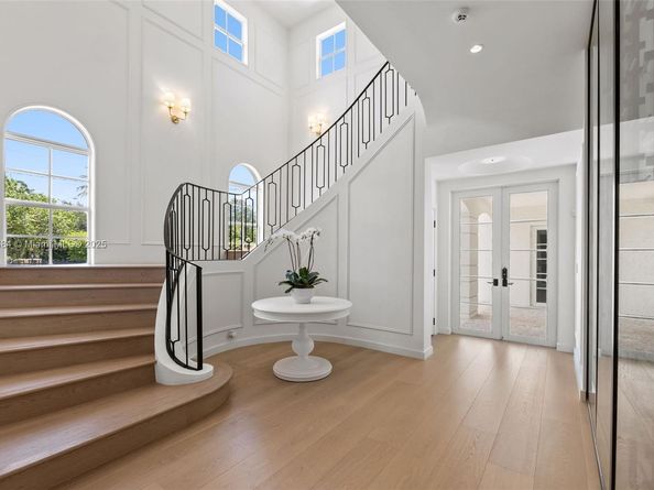 506 Sunset Dr, Coral Gables FL 33143