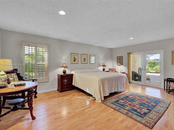 444 Glenbrook Dr, Atlantis FL 33462