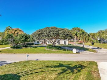 444 Glenbrook Dr