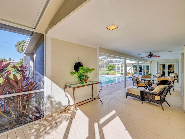 444 Glenbrook Dr, Atlantis FL 33462