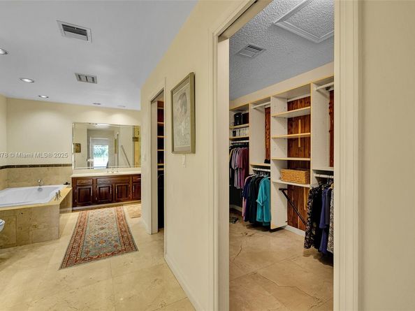 444 Glenbrook Dr, Atlantis FL 33462
