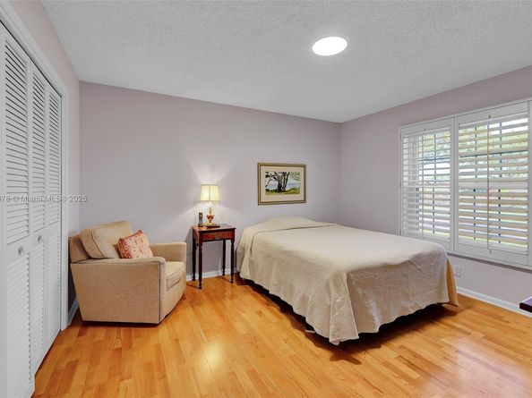 444 Glenbrook Dr, Atlantis FL 33462