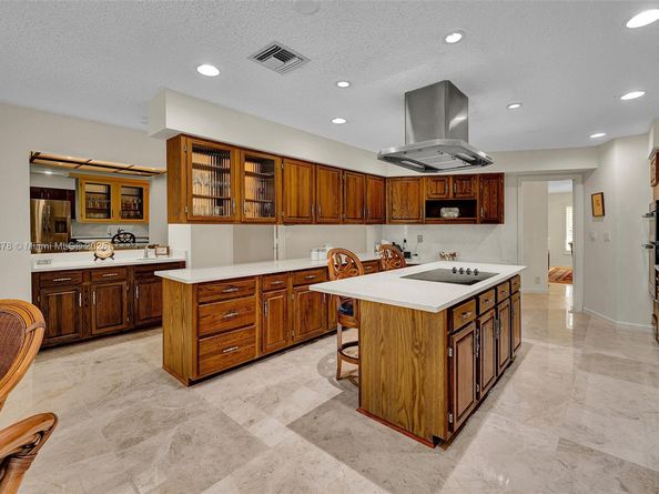 444 Glenbrook Dr, Atlantis FL 33462
