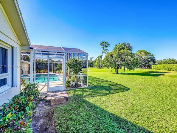 444 Glenbrook Dr, Atlantis FL 33462