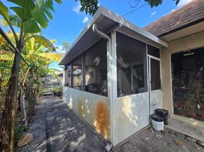 4001 NW 31st Ave, Lauderdale Lakes FL 33309