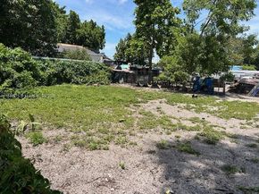 2961 NW 59th St, Miami FL 33142